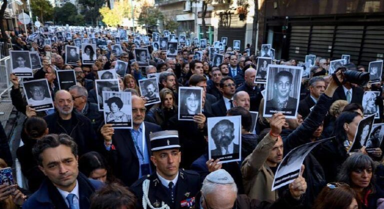 درباره این مقاله بیشتر بخوانید جمهوری اسلامی کاردار آرژانتین را در اعتراض به حکم جلب خامنه‌ای احضار کرد