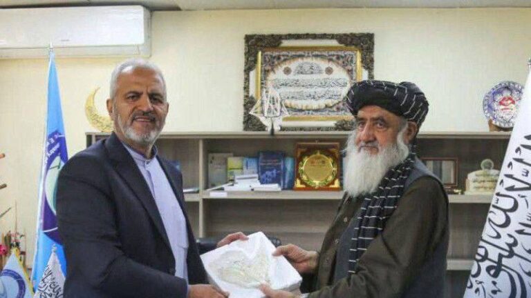 درباره این مقاله بیشتر بخوانید 🔴 پول هست، اما نه برای مردم ایران؛