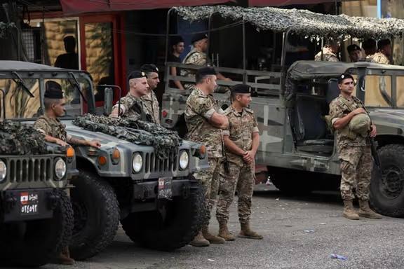 درباره این مقاله بیشتر بخوانید کشف و ضبط ۸۰۰ راکت در اردوگاه پناهجویان فلسطینی در شمال لبنان