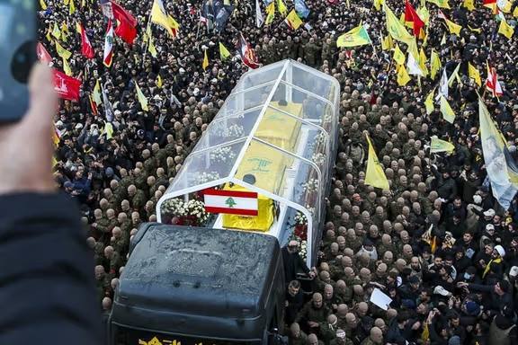 درباره این مقاله بیشتر بخوانید چپاول ده‌ها میلیون دلار از منابع ایران برای قبر تجملی حسن نصرالله؛ مردم فقیرتر، تروریسم در اولویت!