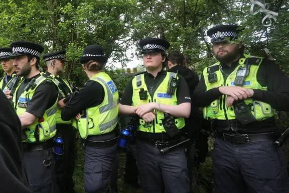 درباره این مقاله بیشتر بخوانید بازداشت پنج نفر از جمله چهار ایرانی در بریتانیا به اتهام فعالیت‌های تروریستی