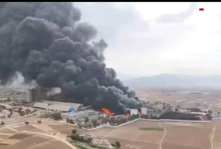 درباره این مقاله بیشتر بخوانید حوثی‌ها خواستار کمک‌های بین‌المللی برای خاموش کردن آتش‌سوزی در کارخانه سیمان شدند.