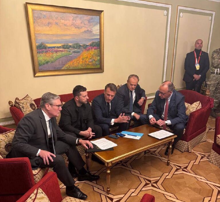 درباره این مقاله بیشتر بخوانید 🔴نشست تاریخی زلنسکی، مکرون، استارمر، مرتس و تاسک در کیف