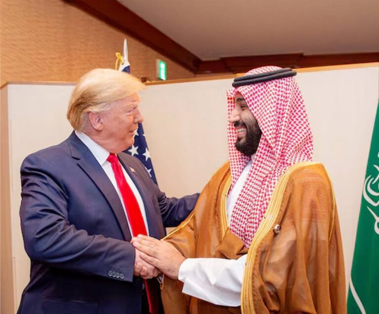 درباره این مقاله بیشتر بخوانید گمانه‌زنی‌ها درباره بیانیه تاریخی ترامپ در ریاض؛ به‌رسمیت شناختن فلسطین یا تغییر نام خلیج فارس؟