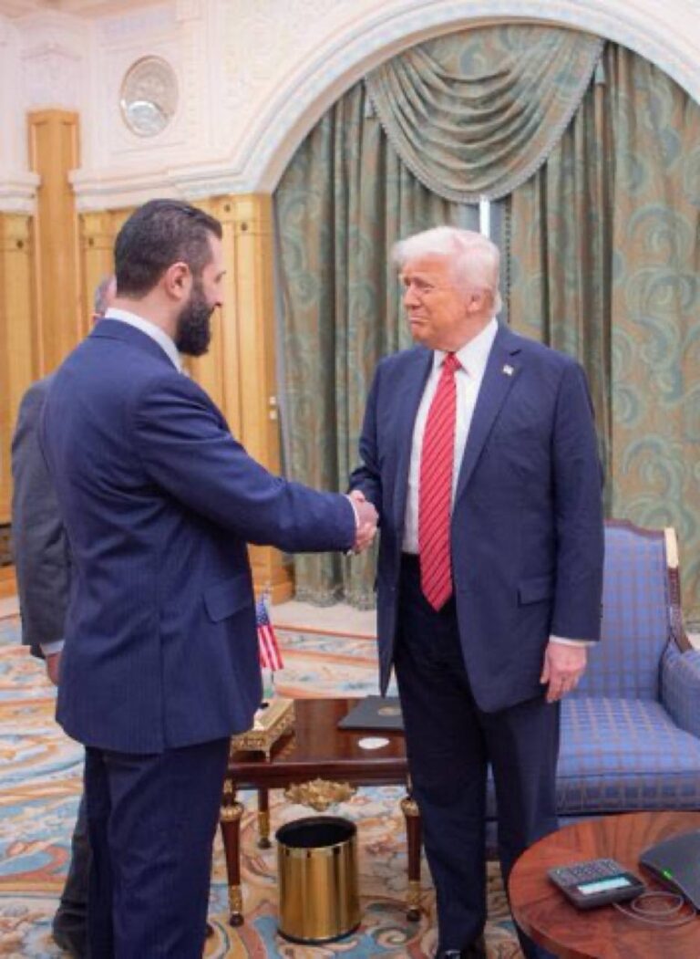 درباره این مقاله بیشتر بخوانید ترامپ خواستار عادی‌سازی روابط سوریه و اسرائیل شد | دعوت از شرکت‌های آمریکایی برای سرمایه‌گذاری در دمشق