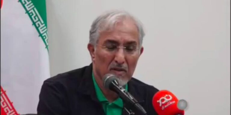 درباره این مقاله بیشتر بخوانید حسین راغفر، اقتصاددان گفت: «چینی‌ها وقتی برای استخراج معادن به طبس می‌روند، کارگر چینی می‌آورند. این یک خفت و شرم است بر سیاست‌گذاران کشور، زمانی که ما با مشکل بیکاری روبه‌رو هستیم.»