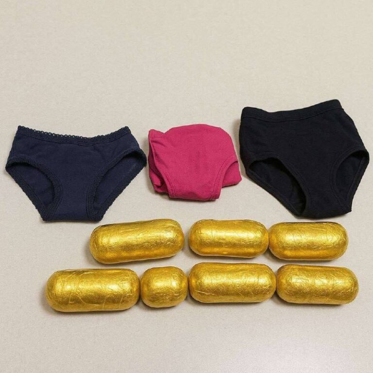 درباره این مقاله بیشتر بخوانید کشف شش کیلو طلا در اندام جنسی سه زن در فرودگاه استانبول