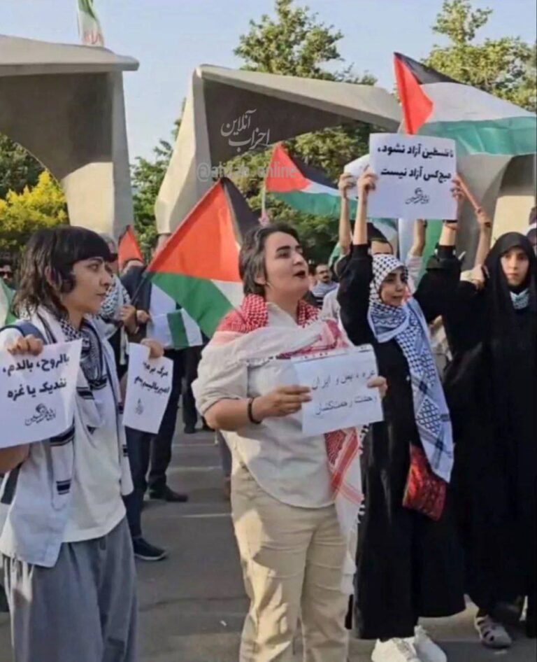 درباره این مقاله بیشتر بخوانید 🔴 از نظر حاکمیت این دو بانو اگر در حمایت از فلسطین در تهران تجمع کنند این کارشون قابل تحسین و تقدیره. عکسشون هم منتشر میشه!