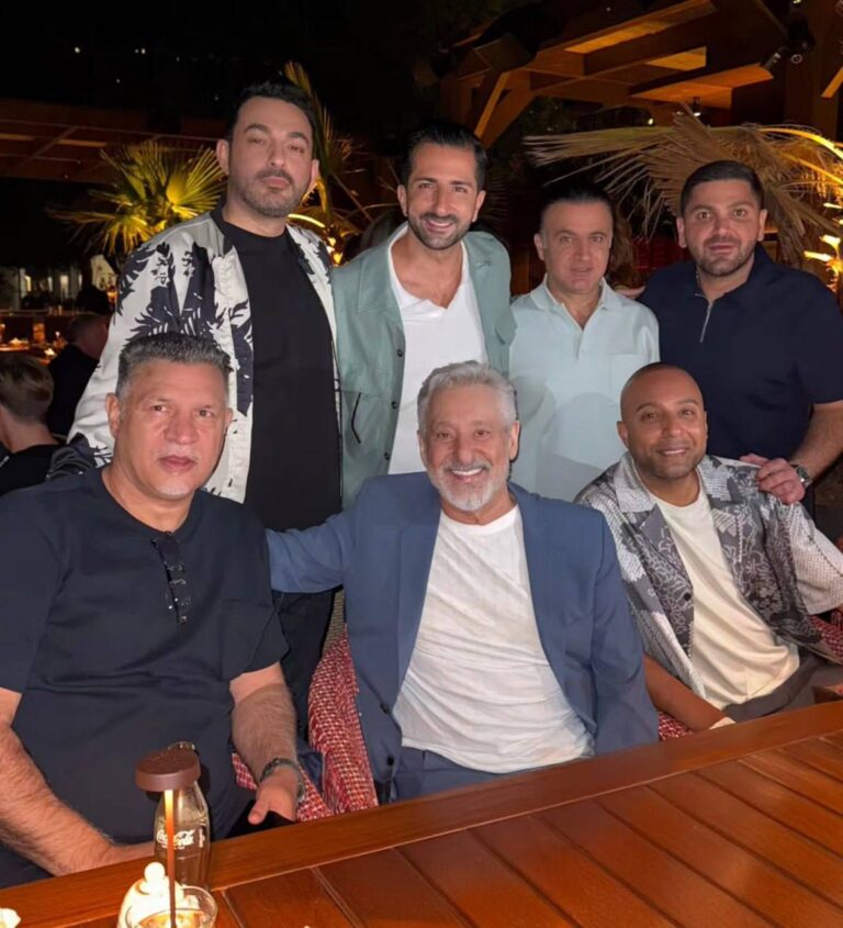 درباره این مقاله بیشتر بخوانید تصویر جالبی که ابراهیم حامدی(ابی) از خود و در کنار علی دایی، اسطوره فوتبال ایران، به همراه آرش لباف، خواننده، در صفحه اینستاگرامش منتشر کرده، مورد توجه بسیاری از کاربران در شبکه‌های اجتماعی قرار گرفته است.