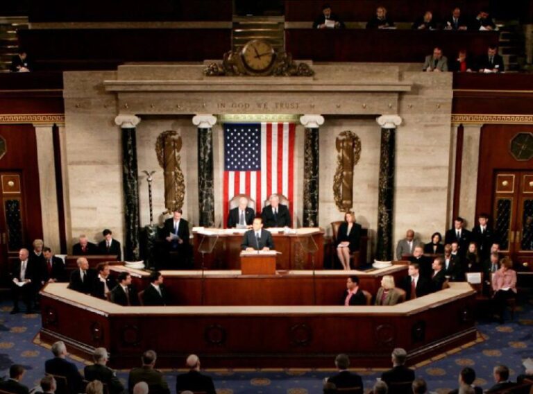 درباره این مقاله بیشتر بخوانید طرح سنای آمریکا برای دائمی کردن تحریم‌ها علیه جمهوری اسلامی