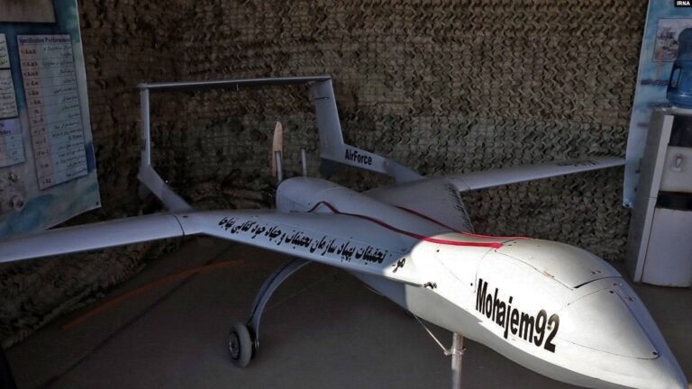 درباره این مقاله بیشتر بخوانید طلا در برابر پهپاد؛ همکاری ۲ میلیارد دلاری رژیم ایران و روسیه برای تولید پهپادهای شاهد در تاتارستان