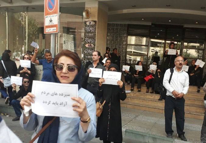 درباره این مقاله بیشتر بخوانید بانک آینده منحل شد؟!/ تکلیف سپرده‌های مردم چه می‌شود؟