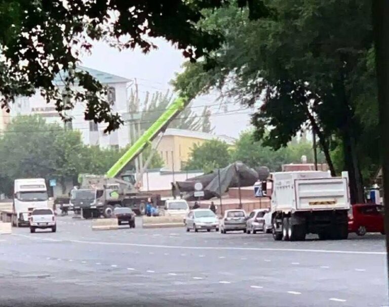 درباره این مقاله بیشتر بخوانید پایین کشیدن مجسمه لنین در قرقیزستان