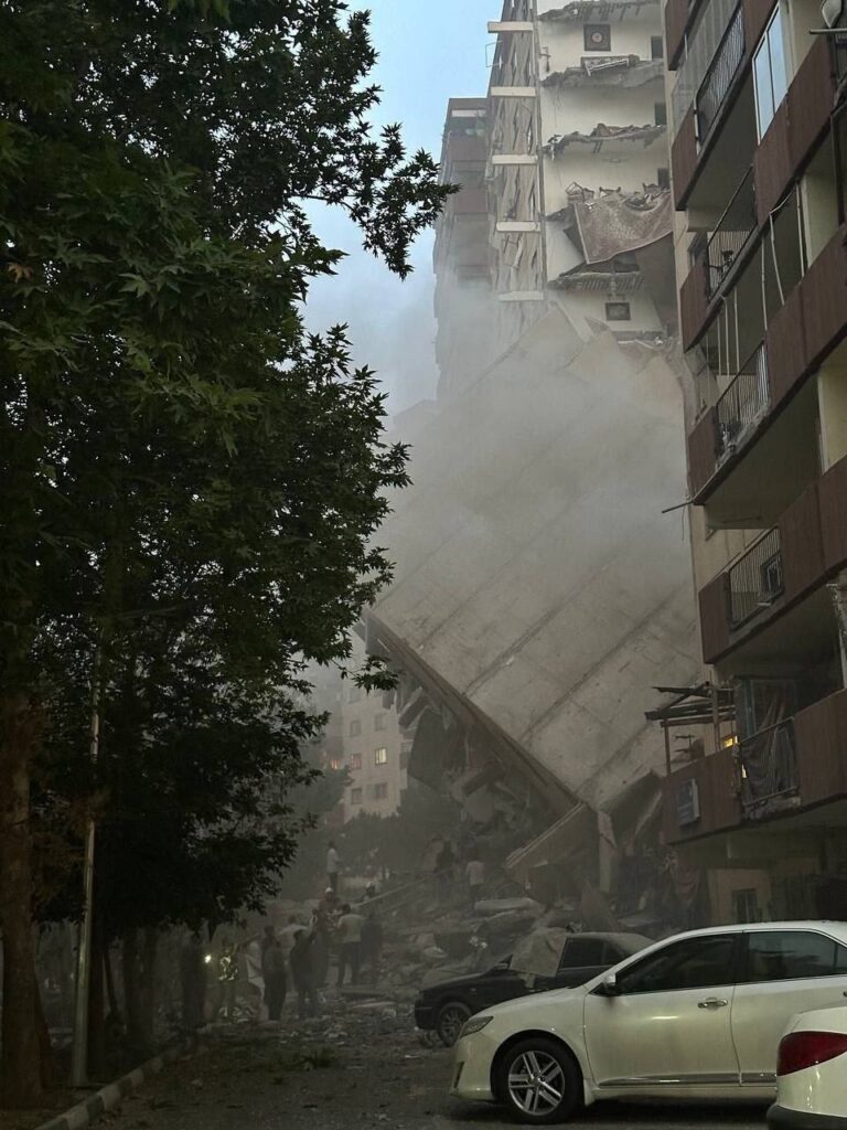 درباره این مقاله بیشتر بخوانید نتانیاهو به خبرگزاری تاس روسیه: «اسرائیل برای احتمال یک جنگ تمام عیار با ایران آماده است»