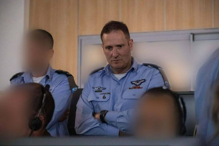 درباره این مقاله بیشتر بخوانید 🔴 فرمانده نیروی هوایی اسرائیل: برای اولین بار ده ها جنگنده اسرائیل ساعت ها روی تهران پرواز کردند