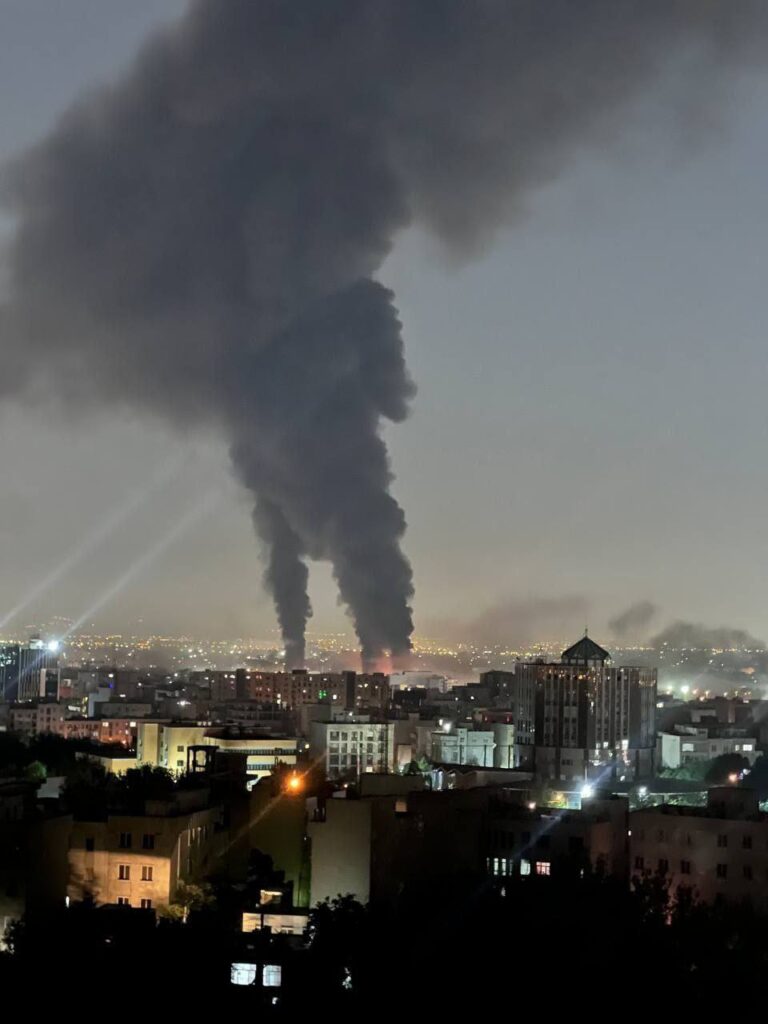 درباره این مقاله بیشتر بخوانید اعتراف رژیم به حمله اسرائیل به مهرآباد؛ ناکامی پدافند ایران در برابر ضربه سنگین