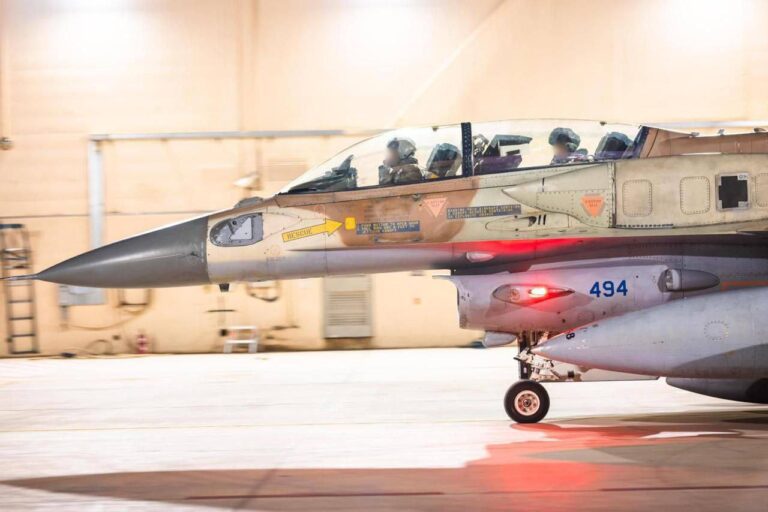 درباره این مقاله بیشتر بخوانید بدلیل ترس از انهدام حتی یک هواپیما جنگنده ایران هم توانایی برخواستن ندارد