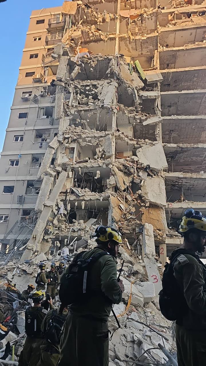 درباره این مقاله بیشتر بخوانید رسانە های اسرائیل گزارش کردەاند کە شمار کشتەهای حملات موشکی جمهوری اسلامی بە مناطق مسکونی  این کشور بە ١٠ تن افزایش پیدا کردە