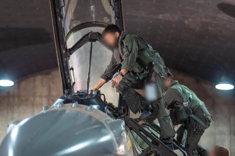 درباره این مقاله بیشتر بخوانید فهرست مواضع جمهوری اسلامی در تهران، کرج و کرمانشاە کە در چند ساعت گذشتە هدف حملات اسرائیل قرار گرفتە‌اند