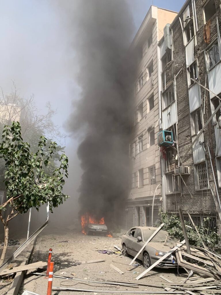 درباره این مقاله بیشتر بخوانید منطقه نیروهوایی تهران مورد اصابت قرار گرفت