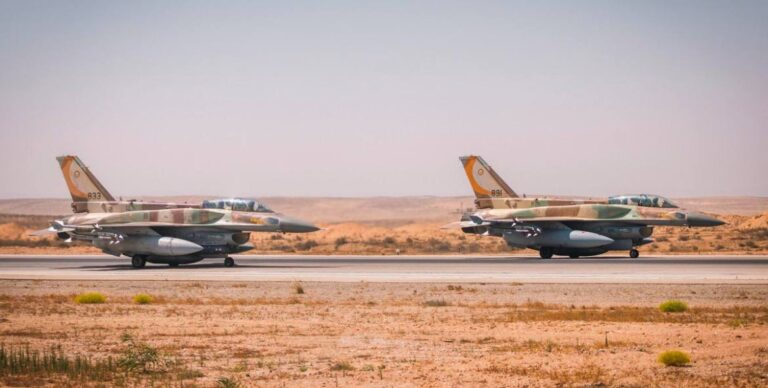 درباره این مقاله بیشتر بخوانید ارتش اسرائیل: تاکنون ۷۲۰ نقطه در ایران را طی ۱۷۰ حمله هدف قرار دادیم