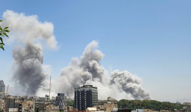 درباره این مقاله بیشتر بخوانید بمباران شدید مناطق نظامی تهران