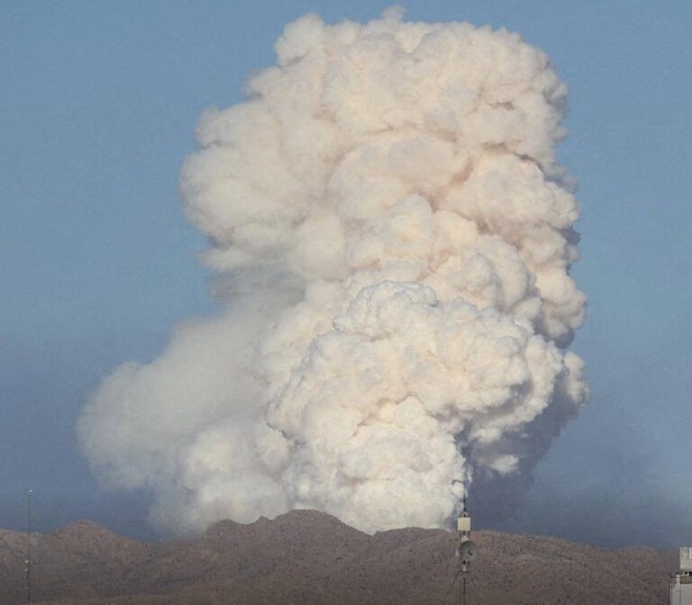 درباره این مقاله بیشتر بخوانید کانال ۱۱ اسرائیل: برنامه هسته‌ای و تسلیحاتی جمهوری اسلامی ضربه سنگین خورد؛ رژیم دیگر تهدید سابق نیست