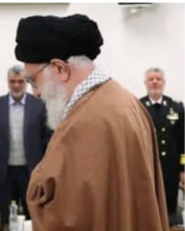 درباره این مقاله بیشتر بخوانید حالا برو از چتر اطلاعاتیت بگو، برو گاندو بساز!