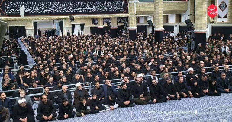 درباره این مقاله بیشتر بخوانید استفاده خامنه ای از کودکان به عنوان سپر انسانی برای خروج خود از  زیر زمین