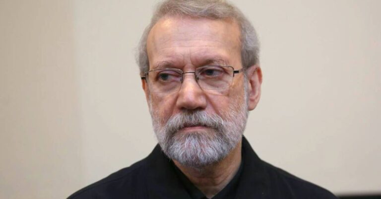 درباره این مقاله بیشتر بخوانید علی لاریجانی: به ما می‌گویند یا تسلیم شوید یا به شما حمله می‌کنیم