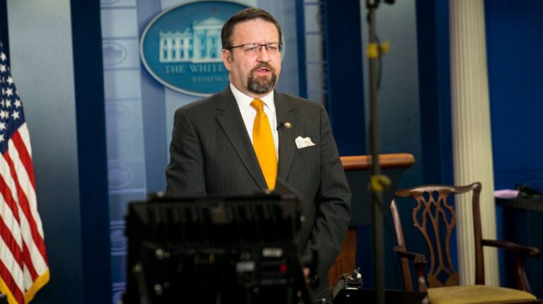 درباره این مقاله بیشتر بخوانید مدیر ارشد مبارزه با تروریسم کاخ سفید: آمریکا به دنبال تغییر رژیم در ایران نیست؛ فشار حداکثری ادامه دارد