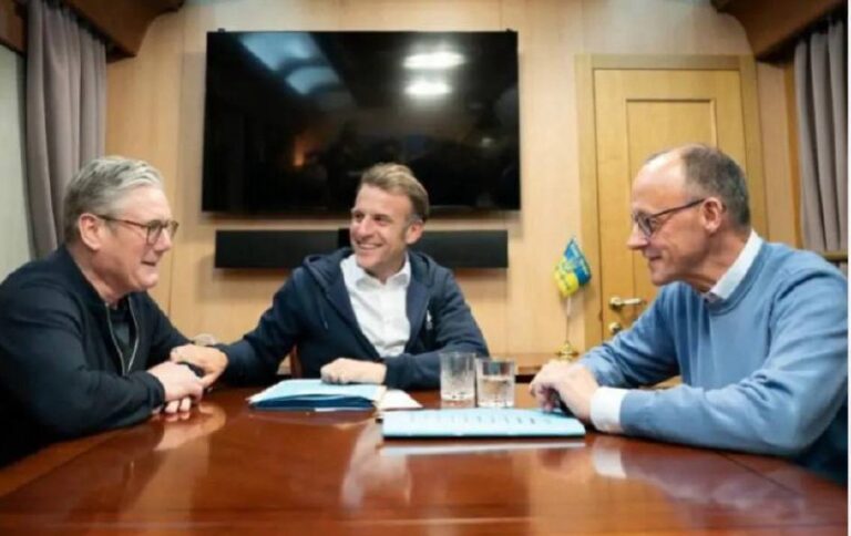 درباره این مقاله بیشتر بخوانید شمارش معکوس برای جمهوری اسلامی؛ لندن، پاریس و برلین آماده فعال‌سازی مکانیسم ماشه