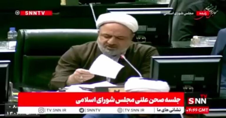 درباره این مقاله بیشتر بخوانید حاکمان احمق