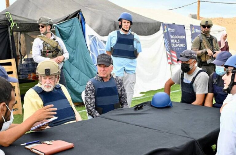 درباره این مقاله بیشتر بخوانید دیدار نماینده ویژه ترامپ با خانواده گروگان‌های اسرائیلی؛ رد ادعای قحطی در غزه