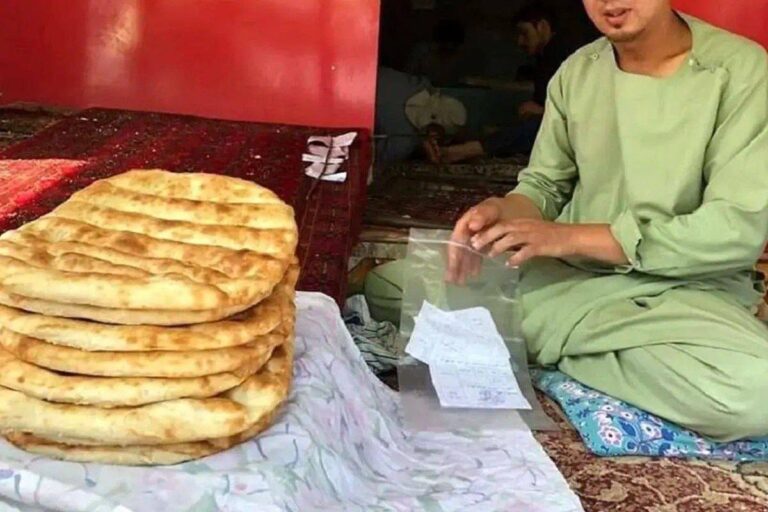 درباره این مقاله بیشتر بخوانید 30میلیون قرص نان در روز مصرف اتباع !!