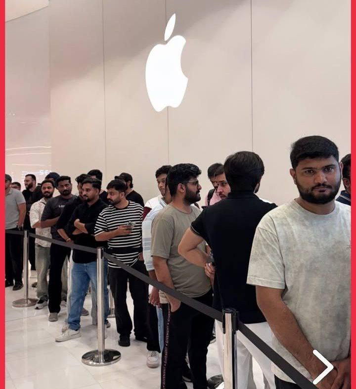 درباره این مقاله بیشتر بخوانید صف خرید آیفون ۱۷ در دبی