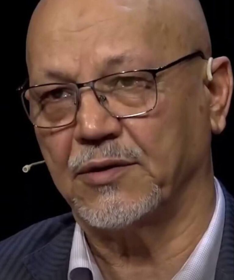 درباره این مقاله بیشتر بخوانید سرتیپ دکتر احمد مهرنیا (خلبان بازنشسته‌ی نیروی هوایی ارتش): در جنگ ۱۲ روزه، اگر ۳۰۰ فروند F-35 داشتیم هم نمی‌توانستیم با آمریکا مقابله کنیم، چون با جنگ الکترونیک شرکت سازنده می‌تواند آنها را نابود کند.