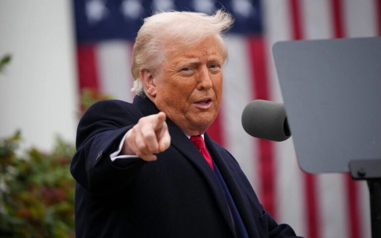 درباره این مقاله بیشتر بخوانید طرح ترامپ برای پرداخت ۲ هزار دلار به هر آمریکایی از عواید تعرفهها