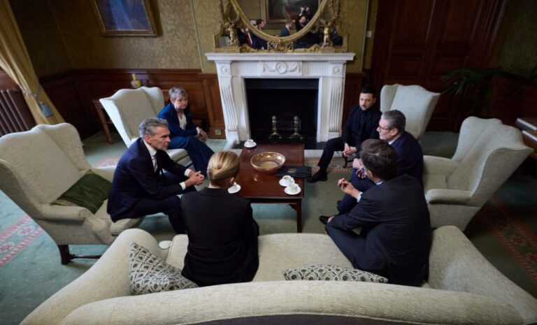 درباره این مقاله بیشتر بخوانید 🔴جلسه ائتلاف دوستان اوکراین : فرانسه موشکهای آستر و جنگندههای میراژ و بریتانیا ۵۰۰۰ موشک به اوکراین تحویل میدهد