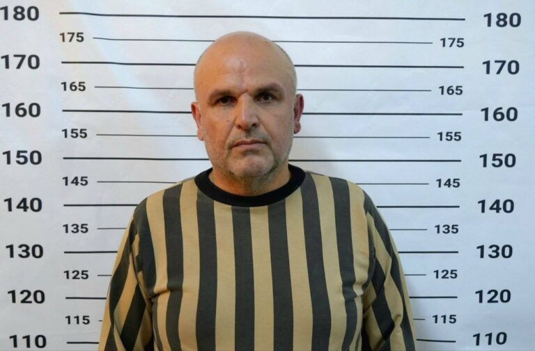 درباره این مقاله بیشتر بخوانید 🔻🔺دستگیری معاون پیشین امنیت لاذقیه به اتهام مشارکت در جنایات علیه غیرنظامیان