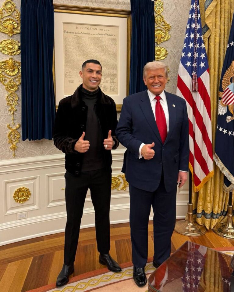 درباره این مقاله بیشتر بخوانید 🔴 عکس یادگاری ترامپ و رونالدو