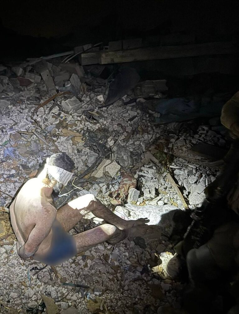 درباره این مقاله بیشتر بخوانید 🔴 ارتش اسرائیل (IDF) گزارش داده است که ۱۷ فلسطینی مسلح که تلاش داشتند از یک تونل مشکوک متعلق به حماس در جنوب غزه فرار کنند، کشته یا بازداشت شدهاند.