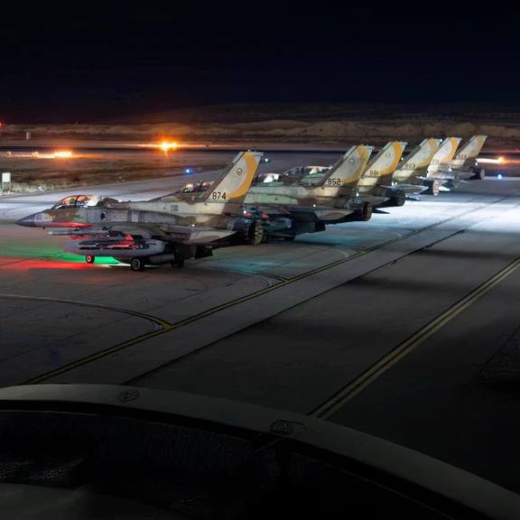 درباره این مقاله بیشتر بخوانید 🔻🔺بغداد الیوم: افزایش تحرکات نظامی و دیپلماتیک؛ شمارش معکوس برای حمله احتمالی اسرائیل به جمهوری اسلامی